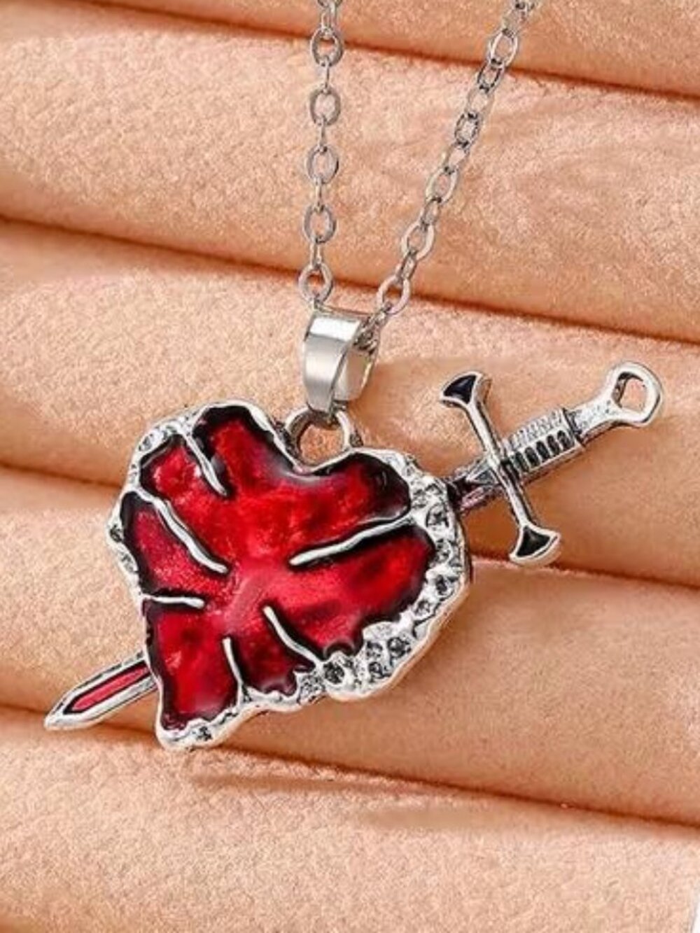 GOTH PIERCED HEART PENDANT